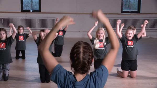 Dans Kom ud og leg af Ann Nørgaard - Idræt